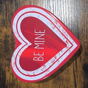 Red  Valentines day heart shaped "Be Mine" Tin container